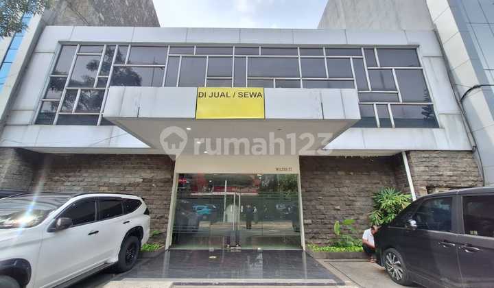 2-Storey Business Building in Kebayoran Baru, South Jakarta, Land Area 365 M², Ready to Use