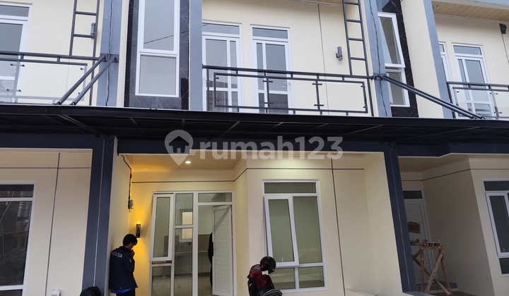 Rumah 2 Lantai Baru Di Petukangan Jakarta Selatan 1