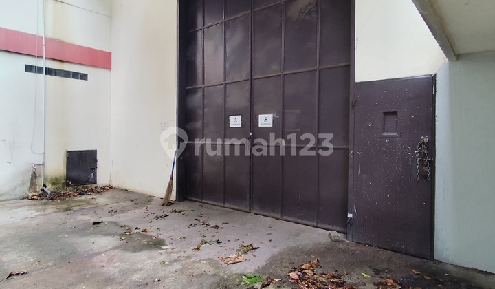 Warehouse Plus Office and Mess Ready to Use in Alam Sutera Area, Tangerang Warehouse