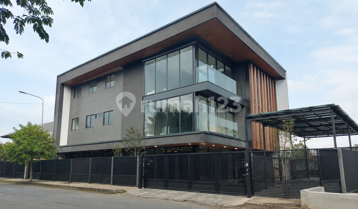 For Rent: Strategic Building & Property in the Gading Serpong Area