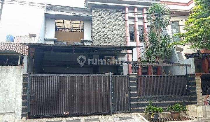 Rumah Dua Lantai Dalam Komplek Nyaman Duren Sawit 1