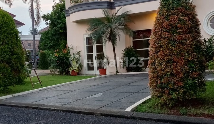 rumah mewah 2 lantai bagus rapih kota wisata lt 841 lb 600 nego