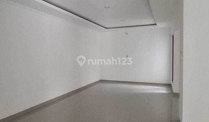 Rumah 2 Lantai Sudah Renovasi Siap Huni di Kota Wisata  2