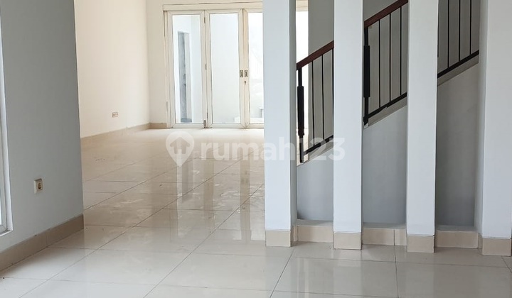 rumah 2 lantai kota wisata bagus siap huni murah lt250 lb 260