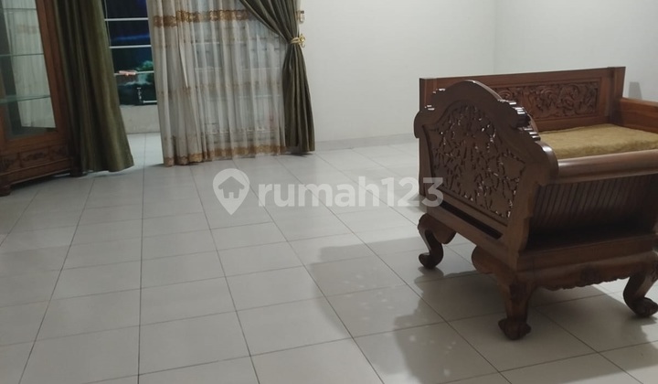 rumah sewa 2 lantai bagus rapih nyaman kota wisata lt 200 lb 200