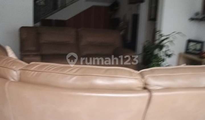 rumah megah 2 lantai bagus rapih lt 250 lb 400 kota wisata nego