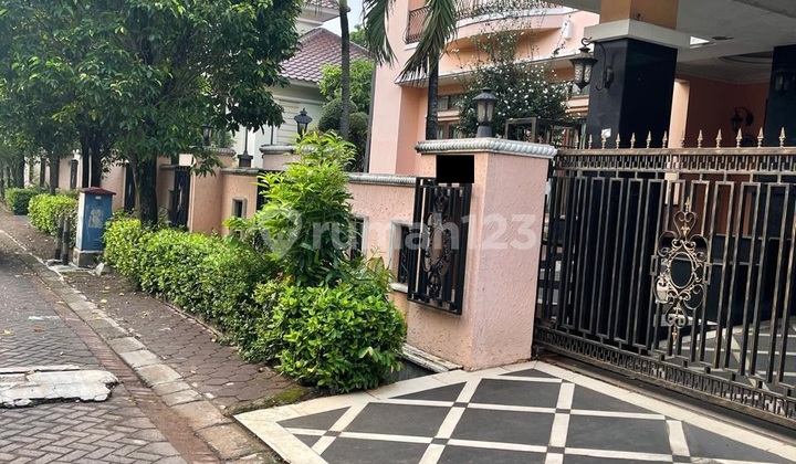 rumah bagus 2 lantai raffles hills ada kolam renang lt 1050 nego 2
