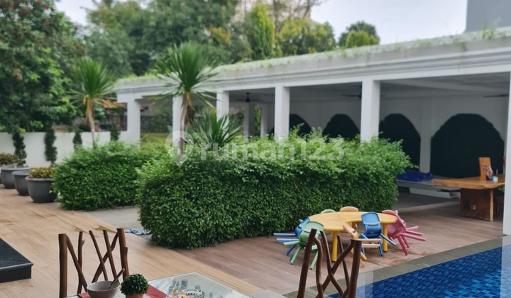 Rumah Komp Bulog Jatiwarna Bagus Megah Ada Kolam Renang LT 505