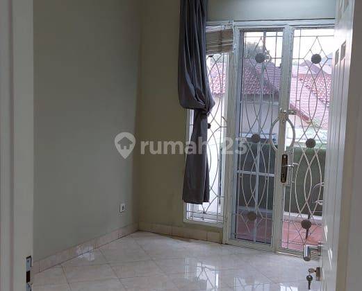 Rumah 2 Lantai di Raffles Hills Siap Huni Dan Lingkungan Aman  2