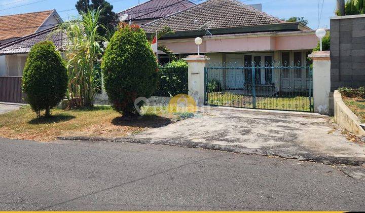 Jual Rumah Di Lokasi Perumahan Mewah Di Jalan Sibayak Raya 1