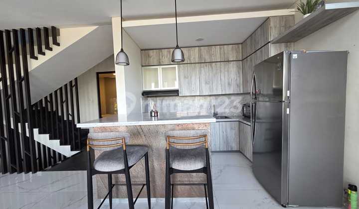 Disewakan Rumah Mewah Di Candi Golf Dengan Kolam Renang Dan View Kota 2