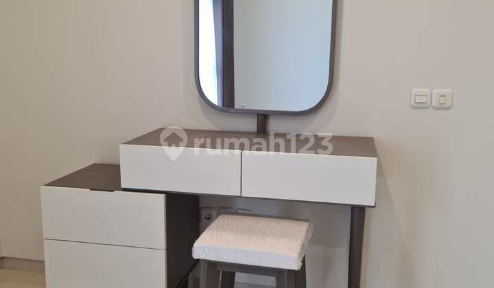 Disewakan Rumah Mewah Dua Lantai di Candi Golf Semi Furnished 2