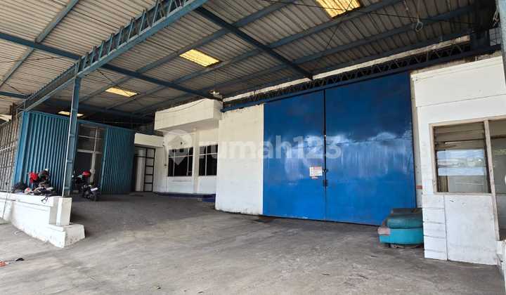 Gudang Gatsu Dekat Pelabuhan dengan Parkir Luas Dekat Pintu Masuk 2