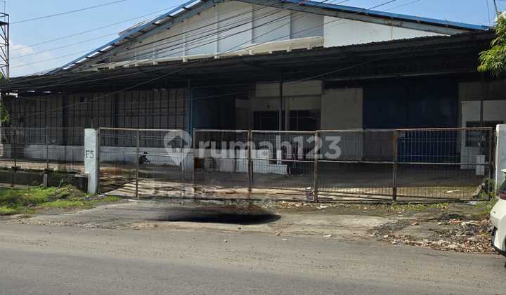 Gudang Gatsu Dekat Pelabuhan dengan Parkir Luas Dekat Pintu Masuk 1