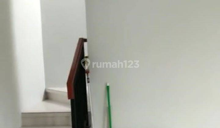 Disewakan Cepat Rumah Baru 2 Lt Pondok Candra Sidoarjo 6