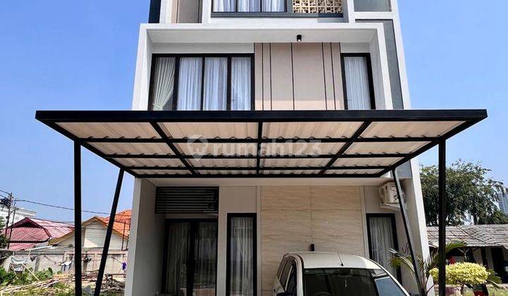 Townhouse Modern Minimalis Full Furnished Prestigious 1