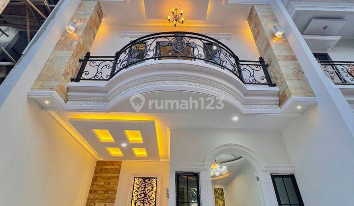 Rumah Mewah Classic Modern Dalam Cluster Strategis Dekat Ragunan 1