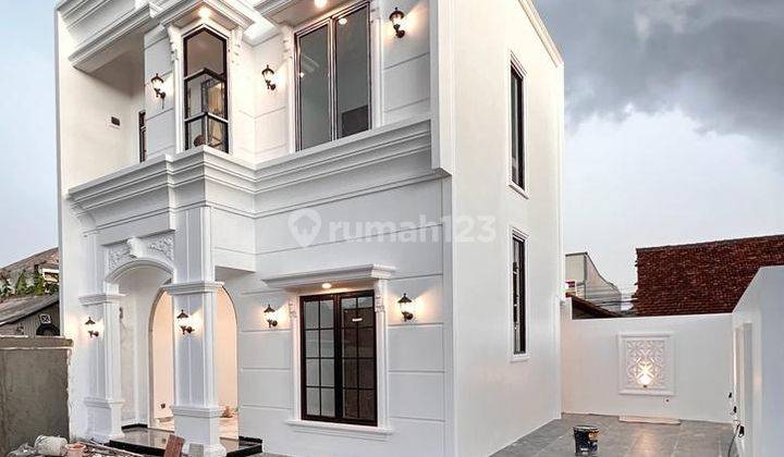 Townhouse Mewah 3 Lantai Konsep American Classic Depok Tanah Baru 2