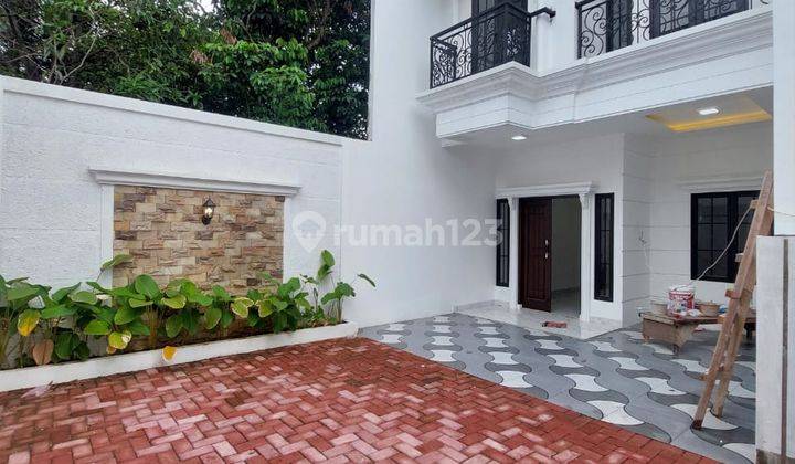 Rumah Moderen Classic Lokasi Strategis Dekat Kemana Mana Jagakarsa , Jakarta Selatan  2