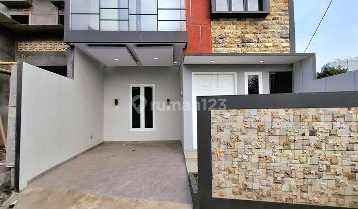 Rumah minimalis 2 lantai di Tanjung Barat, Jakarta Selatan 1