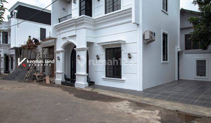 Townhouse mewah 2 lantai konsep american classic dengan attic room di lokasi strategis 2