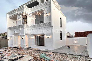 Townhouse Mewah 3 Lantai Konsep American Classic Depok Tanah Baru 2