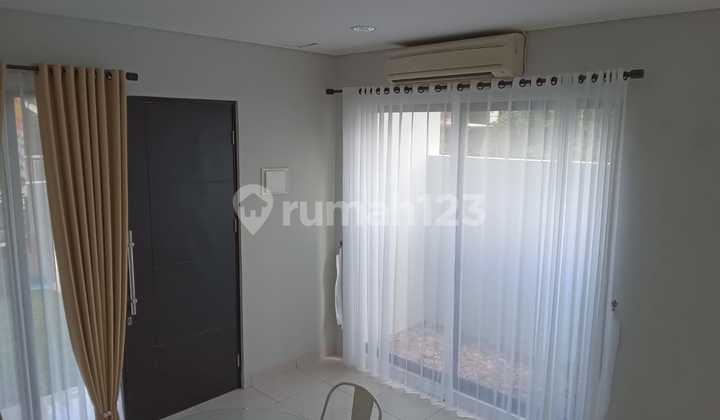 Rumah 2 lantai samping Grand Wisata Harga Terjangkau 4
