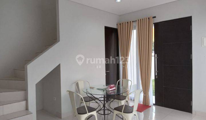 Rumah Cantik 2 Lantai Samping Grand Wisata Harga Terjangkau 2