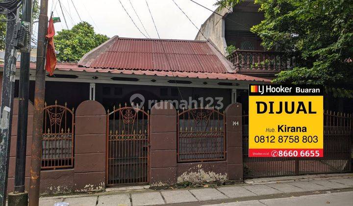 Rumah Dan Pavilium Di Hoek Samping Sekolah Jakarta Timur 2