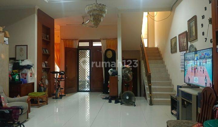 Jual Rumah 2 lantai jatinegara baru hunian nyaman dan astri 2