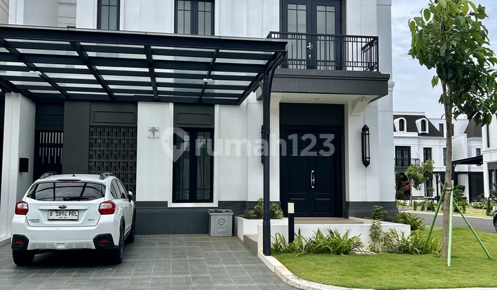 Disewakan Rumah Mewah 2 Lantai di Crown Gading Cluster Jasmia Summarecon Bekasi 1