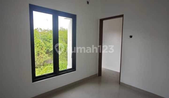 Jual Rumah Siap Huni Baru 3 Kamar Tingkat Mahendradata Denpasar Barat Bali