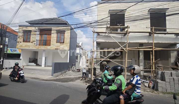 New House For Sale Ready to Live In 3 Bedrooms Level Onegate Andakasa Cluster West Gatsu Muding Kerobokan Denpasar Bali