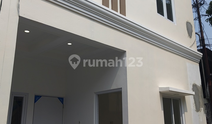 Rumah Minimalis 3 Lantai Akses Motor Kebagusan Jaksel 1