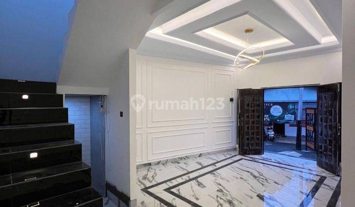 Rumah 3 Lantai Ada Rooftop Di Tanjung Barat Jaksel 2