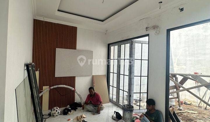 Rumah Pinggir Jalan  Eropa Classic Di Jagakarsa Jaksel 2