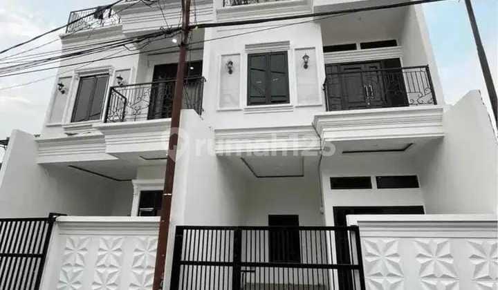 Rumah Murah Ada Rooftop Jagakarsa Jaksel