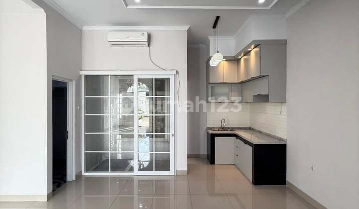 Rumah Europan Classic Fasum Kolam Renang Kebagusan 2