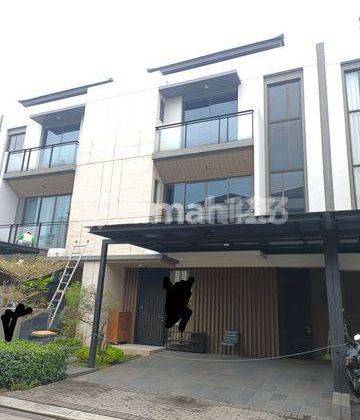 Rumah Modern Dan Mewah di Cluster Elite Bsd 1