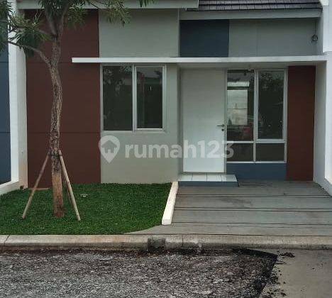 Rumah 1 Lantati Modern Minimalis Baru Pemandangan Danau Fasilitas Lengkap Perumahan Telaga, Tangerang Unfurnished 3