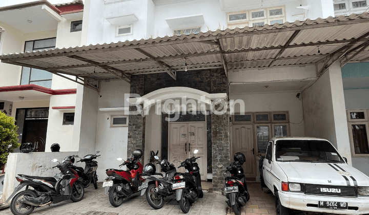 RUMAH JEJER UNTUK KELUARGA, DALAM KOMPLEK PERUMAHAN 1