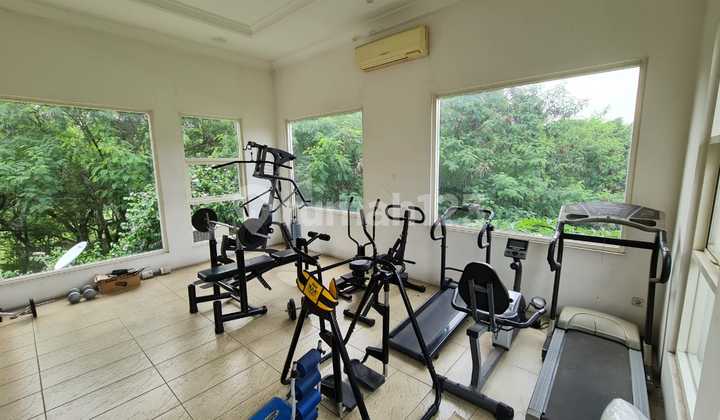Dijual rumah luas dan mewah Modernland harga nego 6
