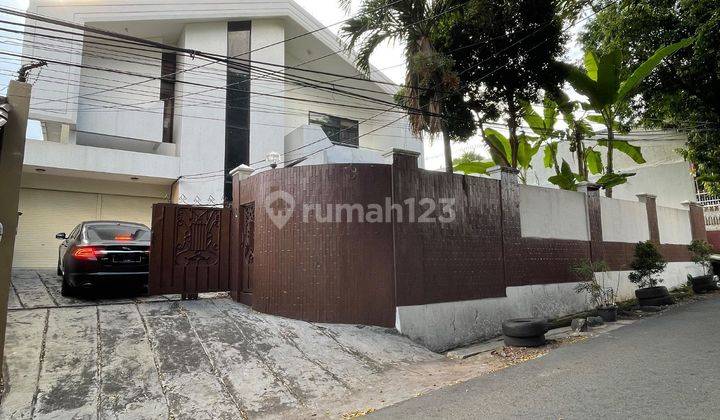 Rumah mewah Kolam renang Mampang Prapatan 1