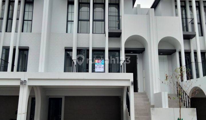 Rumah baru 3 lantai Cluster Aether Green Wich BSD 1