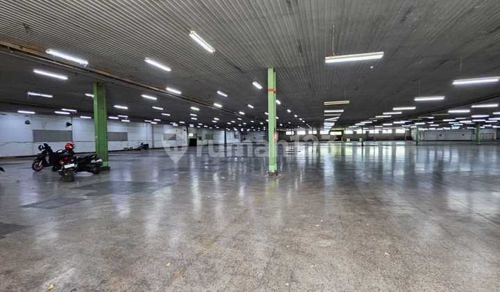 Large Warehouse with 40 Ft Container Access, Area 11500 M² at Sayap Soekarno Hatta