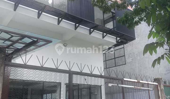Harga Jauh Di Bawah Appraisal!! Gedung Mewah Di Tengah Kota Cocok Utk Bank & Perkantoran Ada Lift Harga Jauh Di Bawah Appraisal!! Gedung Mewah Di Tengah Kota Cocok Utk Bank & Perkantoran Ada Lift