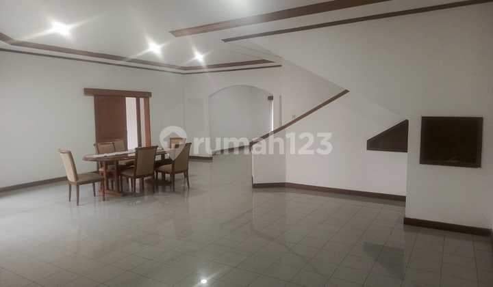 Rumah Asri Siap Huni Full Furnished Taman Luas Di Setrasari Bandung Utara