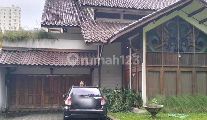 Rumah Besar Klasik 1000 M² Dgn Taman Yg Luas Di Hegarmanah 2