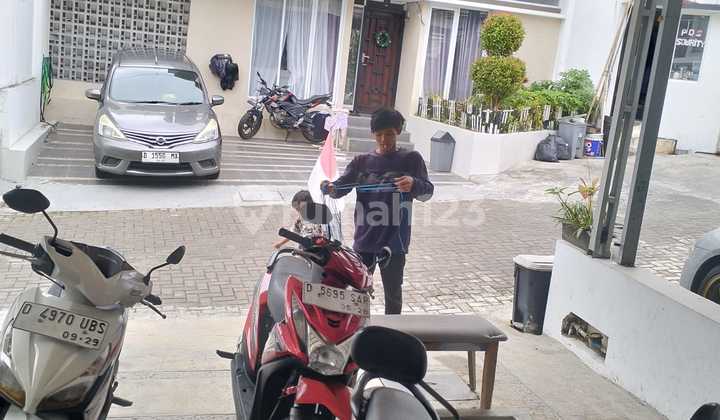 Rumah 2 Lantai Siap Huni Posisi Tdk Jauh Dari Jalan Utama di Sariwangi