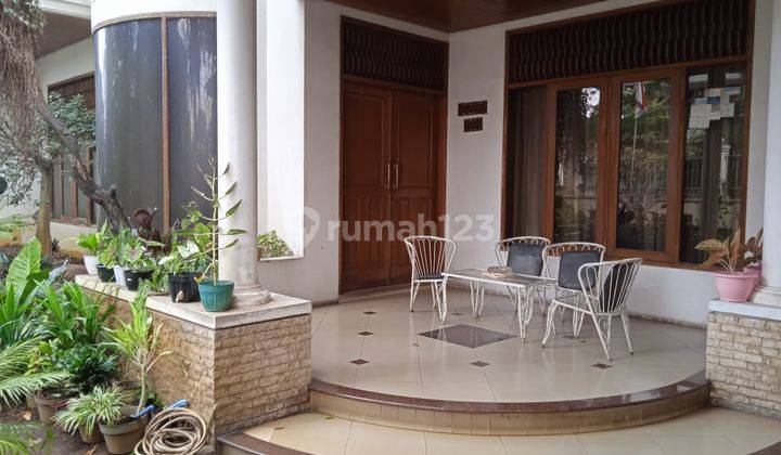 RUMAH MEWAH KLASIK 3 LANTAI di JALAN PENDAWA BANDUNG 2